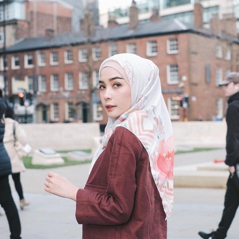 Detail Ootd Hijab Warna Maroon Nomer 57