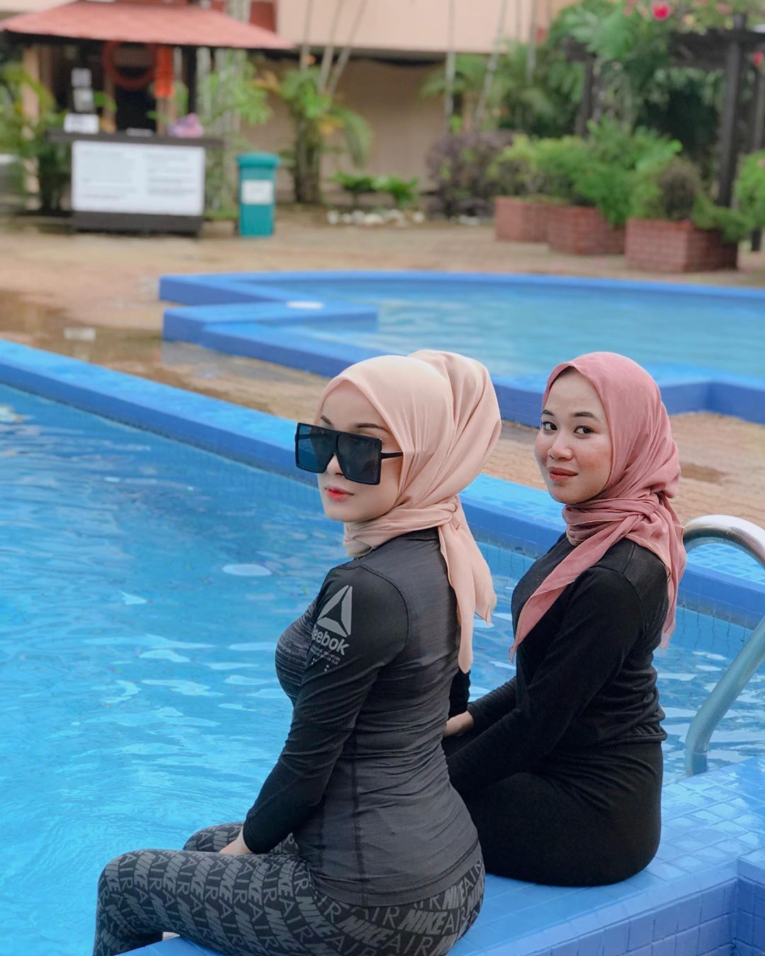 Detail Ootd Ke Kolam Renang Hijab Nomer 19