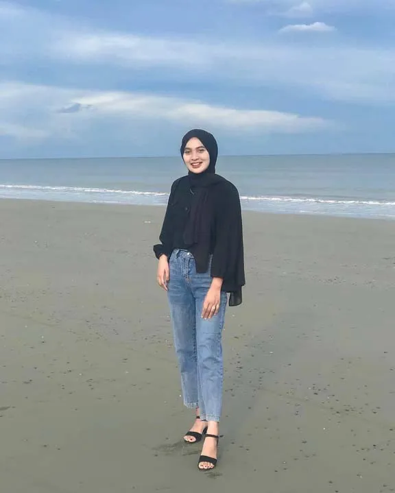 Detail Ootd Ke Pantai Simple Hijab Nomer 5