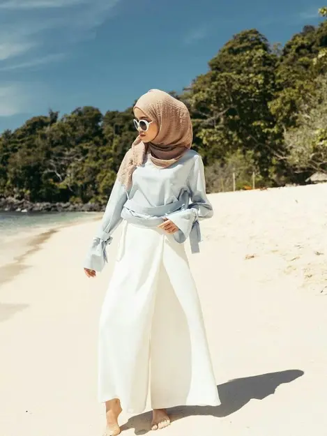 Detail Ootd Pantai Hijab Simple Nomer 44