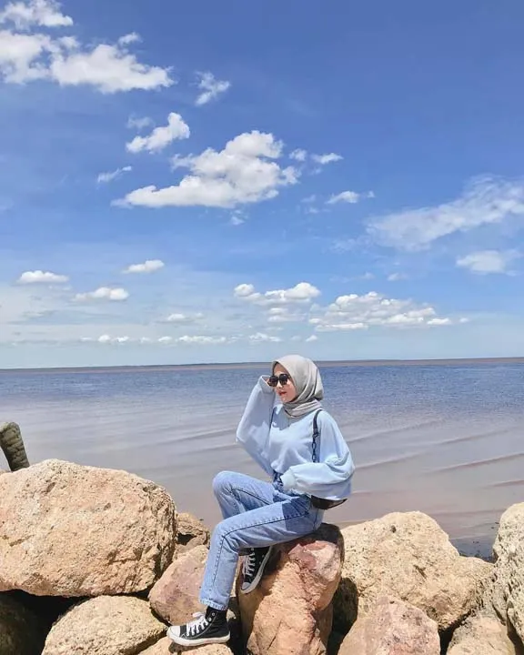 Detail Ootd Pantai Hijab Simple Nomer 8