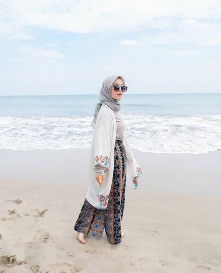 Detail Ootd Pantai Simple Non Hijab Nomer 41