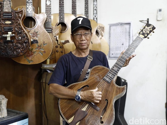 Detail Orang Main Gitar Listrik Nomer 48