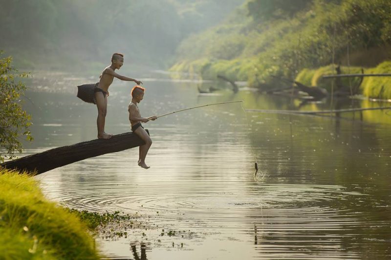 Detail Orang Mancing Di Sungai Nomer 44