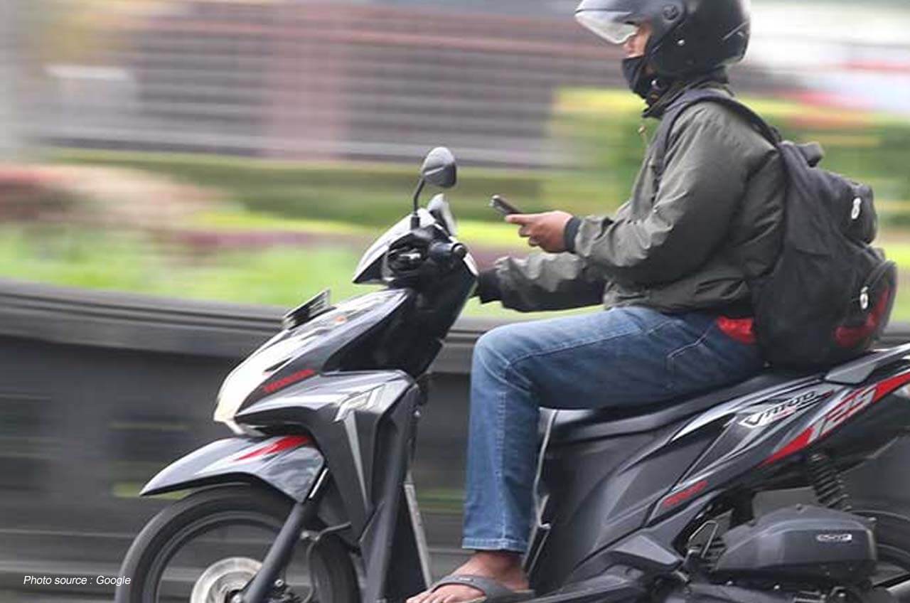 Detail Orang Naik Motor Nomer 27