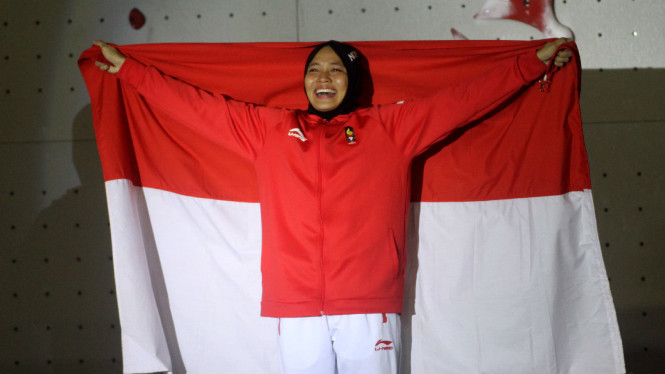 Detail Orang Yang Berprestasi Nomer 30