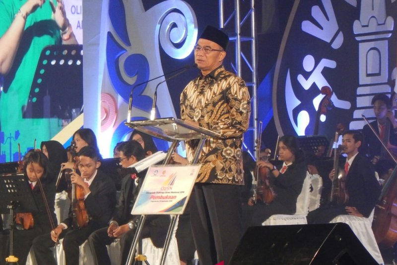 Detail Orang Yang Berprestasi Nomer 51