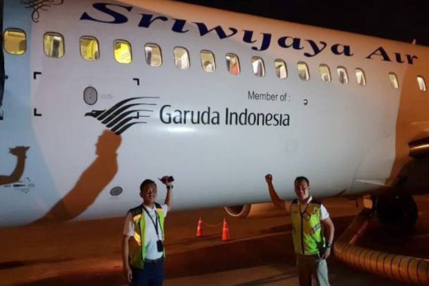 Detail Logo Pesawat Garuda Indonesia Nomer 44