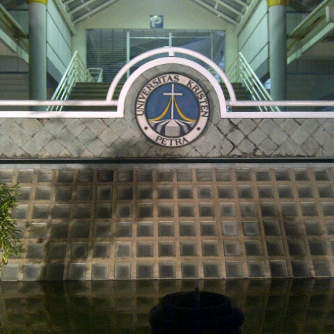 Detail Logo Petra Universitas Nomer 13