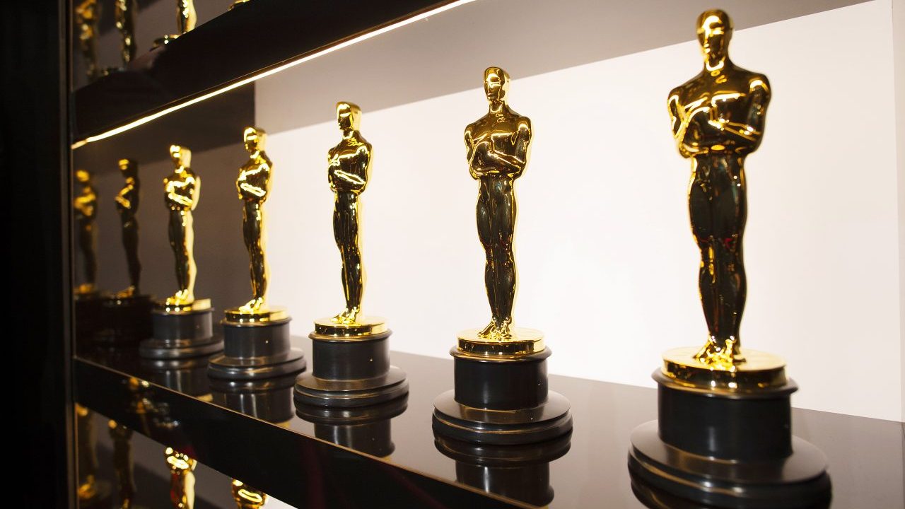 Detail Oscar Award Trophy Picture Nomer 4