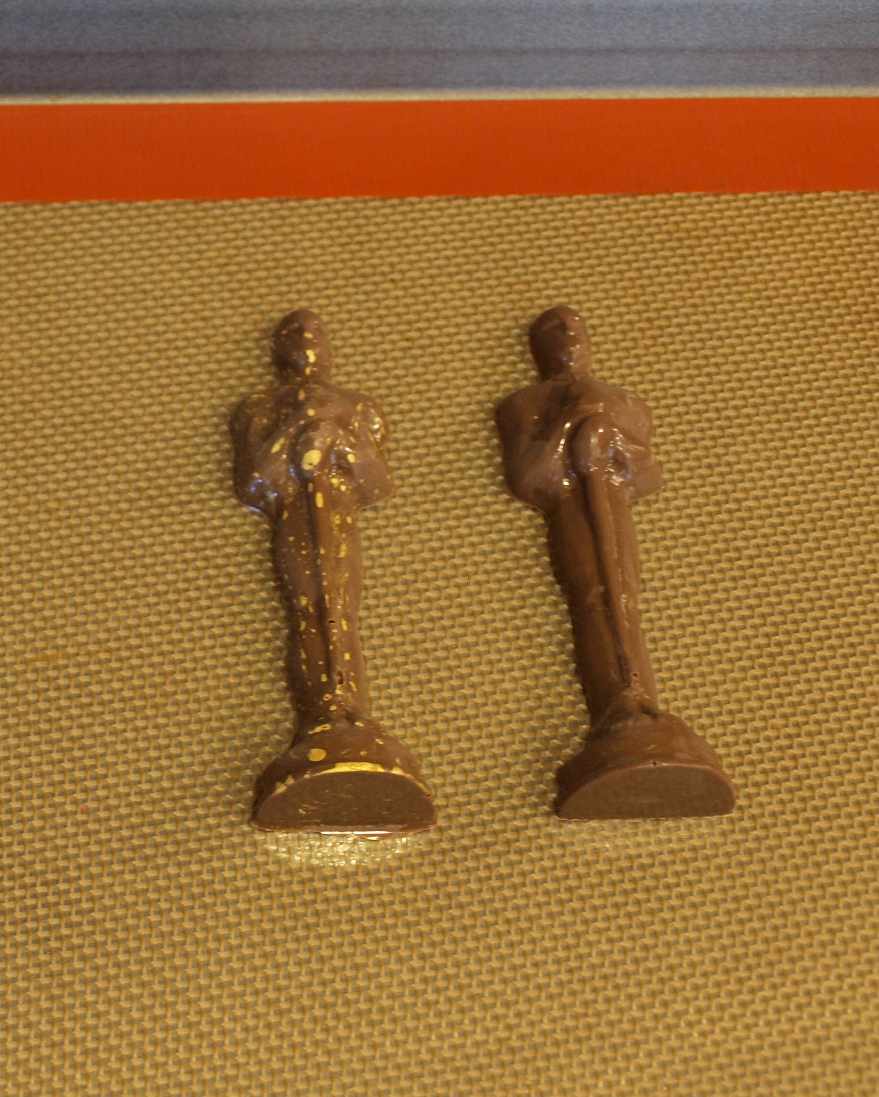 Detail Oscar Statue Mold Nomer 2