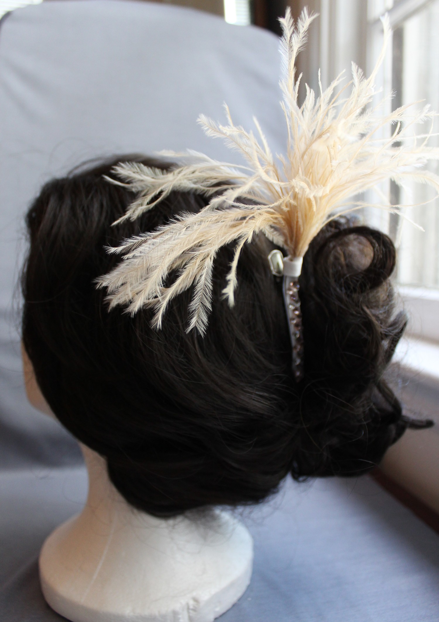 Detail Ostrich Feather Hair Clip Nomer 54