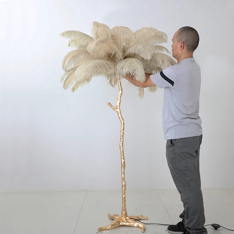 Detail Ostrich Feather Lamp Nomer 15