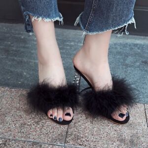 Detail Ostrich Feather Sandals Nomer 24