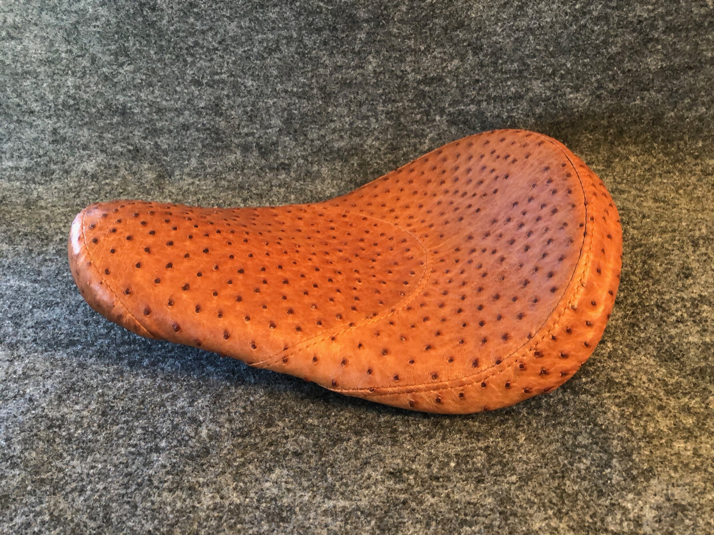 Detail Ostrich Skin Motorcycle Seat Nomer 2