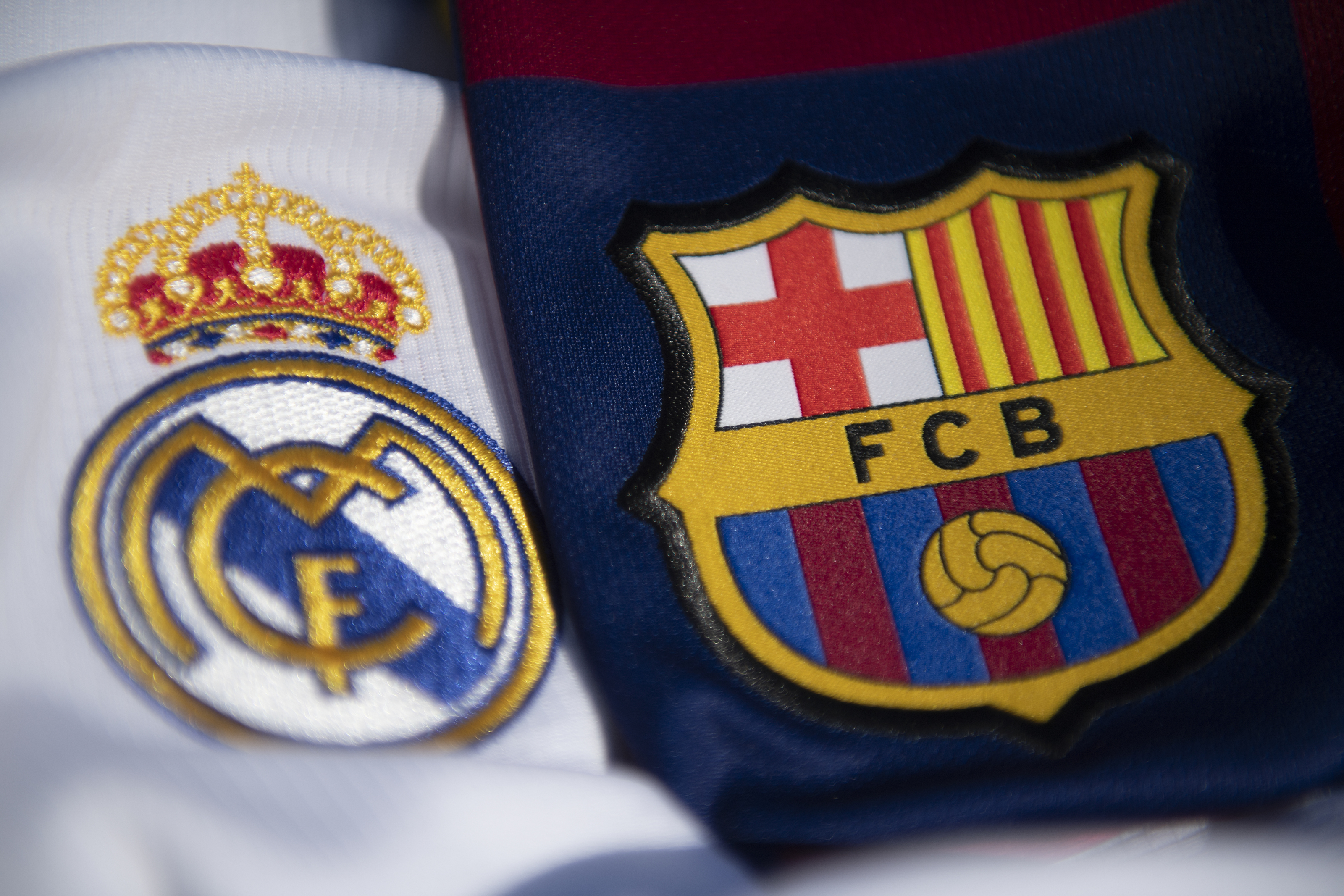 Detail Logo Real Madrid Vs Barcelona Nomer 11