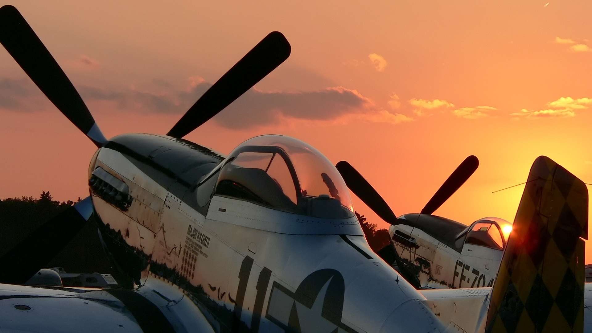 Detail P 51 Mustang Background Nomer 31