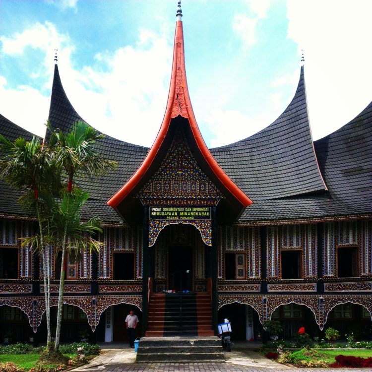 Detail Padang Rumah Adat Nomer 53