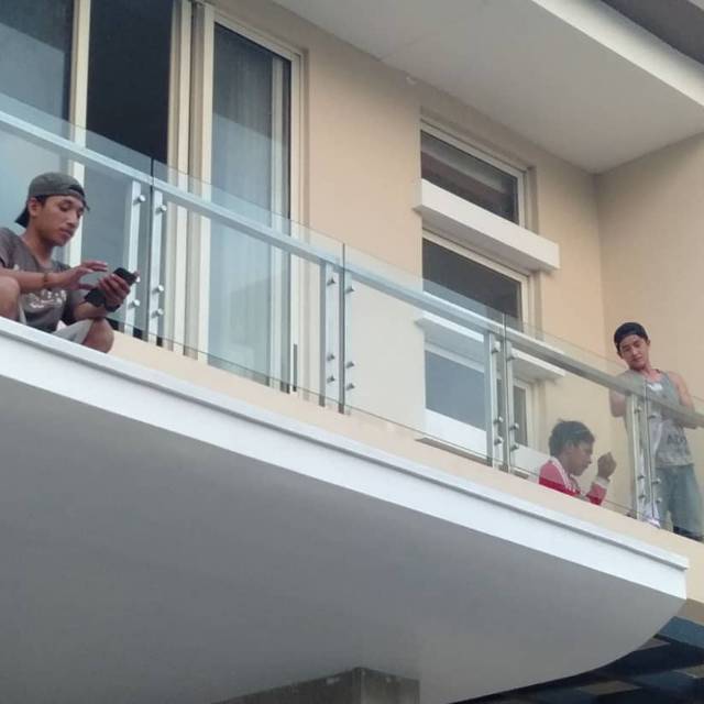 Detail Pagar Kaca Balkon Nomer 4