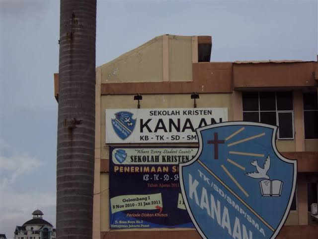 Detail Logo Sekolah Kanaan Nomer 12