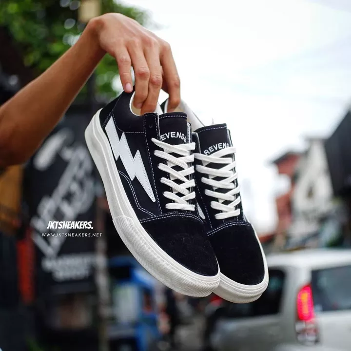 Detail Logo Sepatu Vans Nomer 41