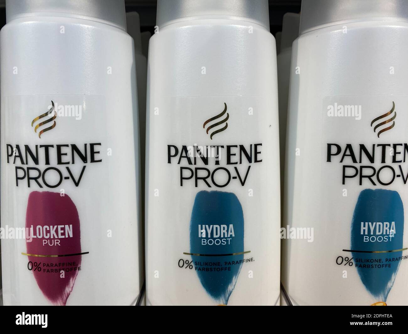 Detail Logo Shampo Pantene Nomer 36