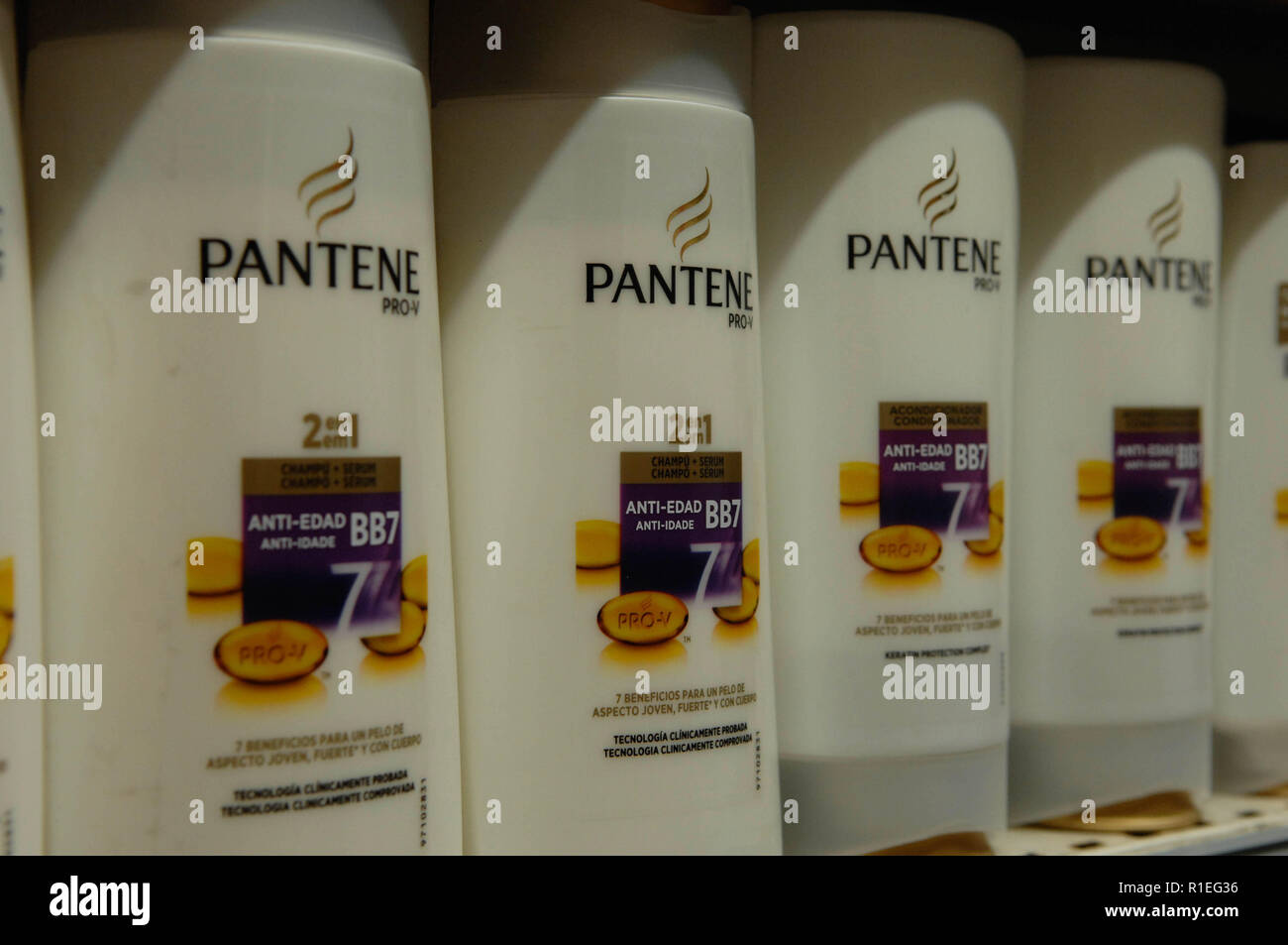 Detail Logo Shampo Pantene Nomer 40