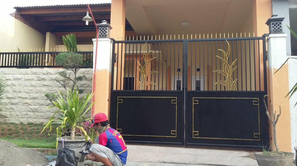 Detail Pagar Rumah Tinggi Tertutup Nomer 4