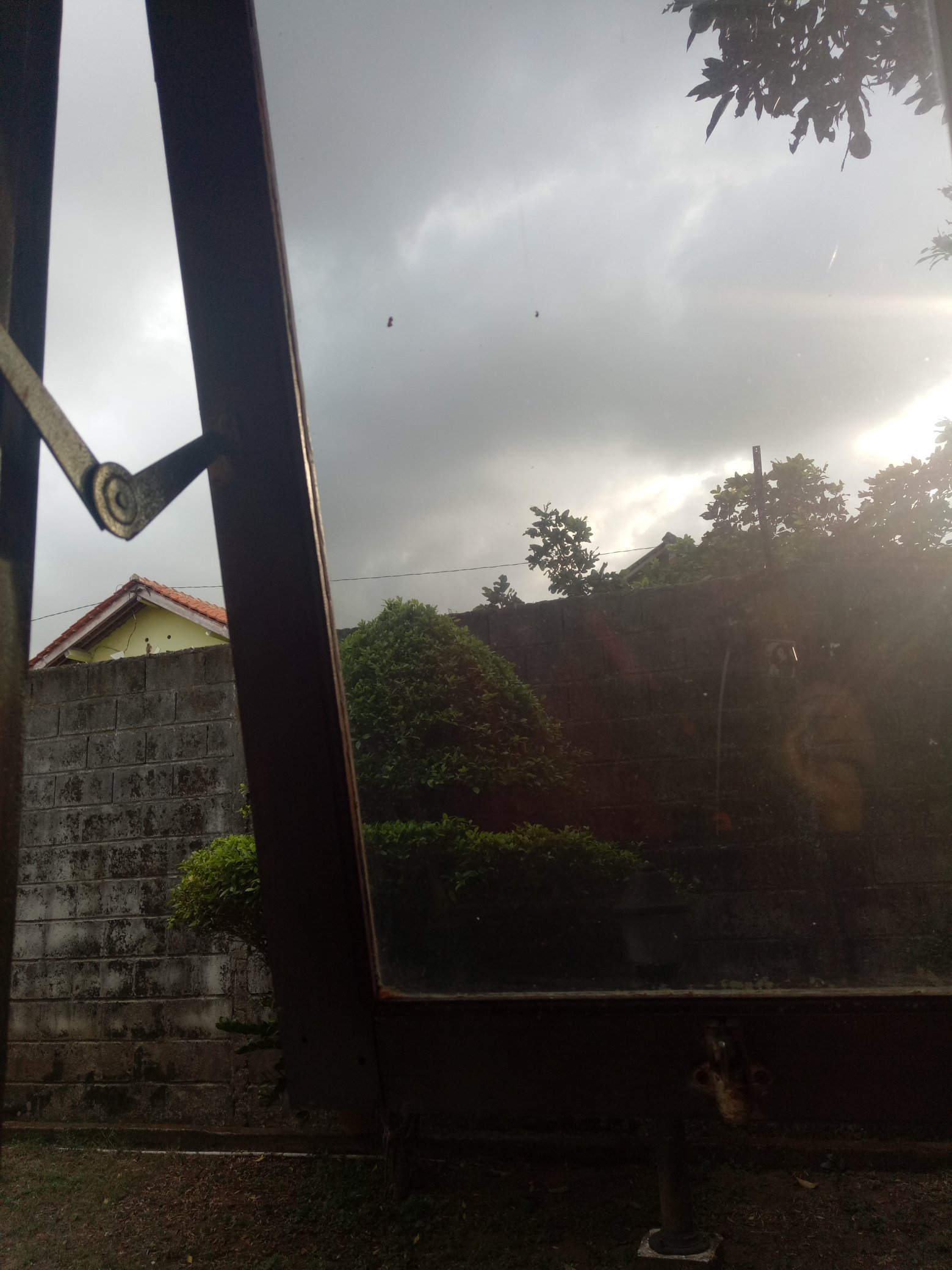 Detail Pagi Yang Mendung Nomer 15