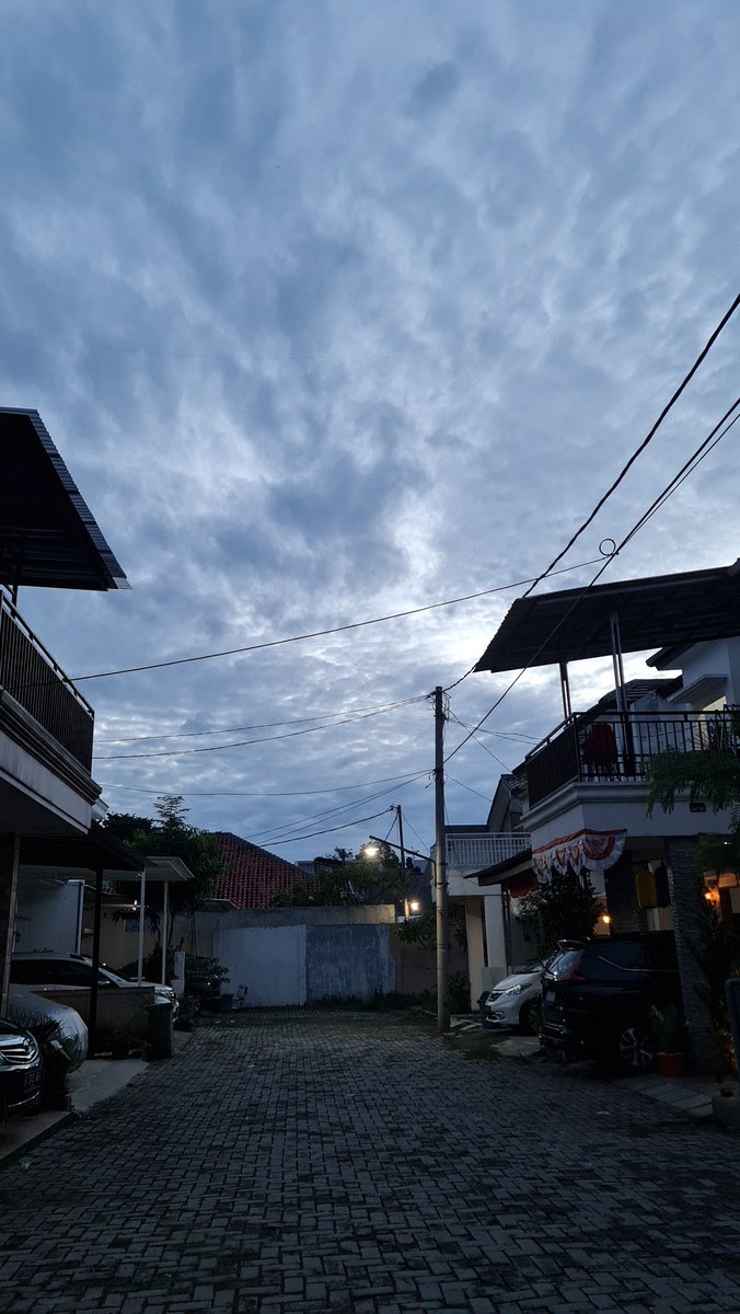 Detail Pagi Yang Mendung Nomer 32
