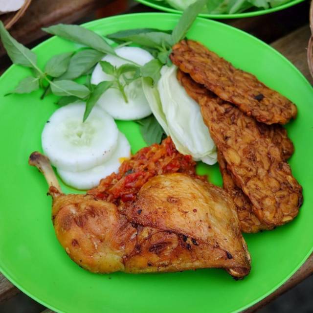 Detail Paha Atas Ayam Goreng Nomer 10