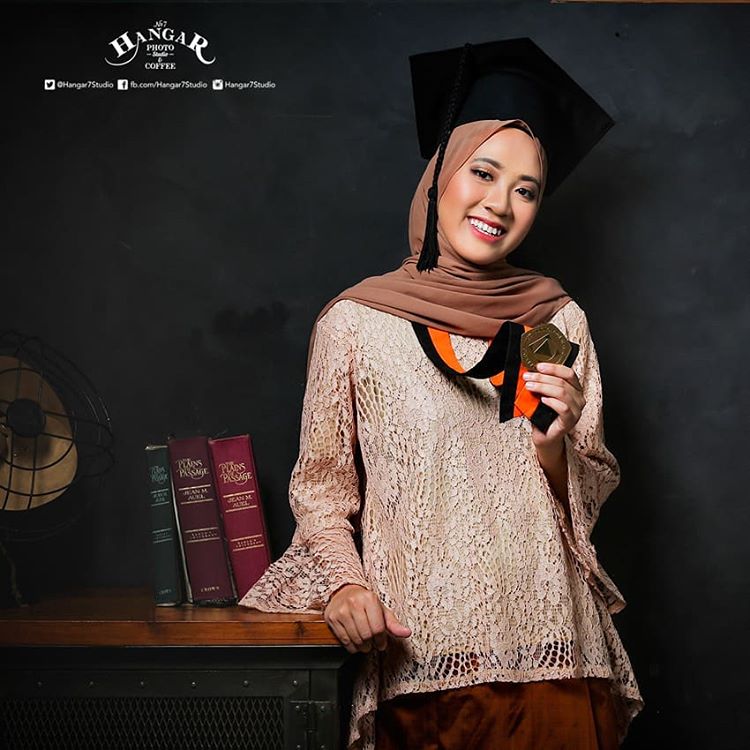 Detail Paket Foto Wisuda Jonas Nomer 28