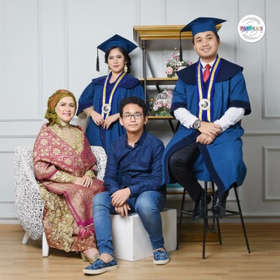 Detail Paket Foto Wisuda Jonas Nomer 34