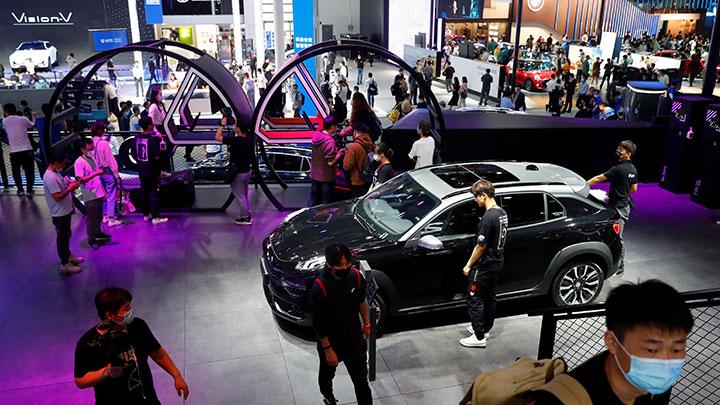 Detail Pameran Mobil Mewah Nomer 28