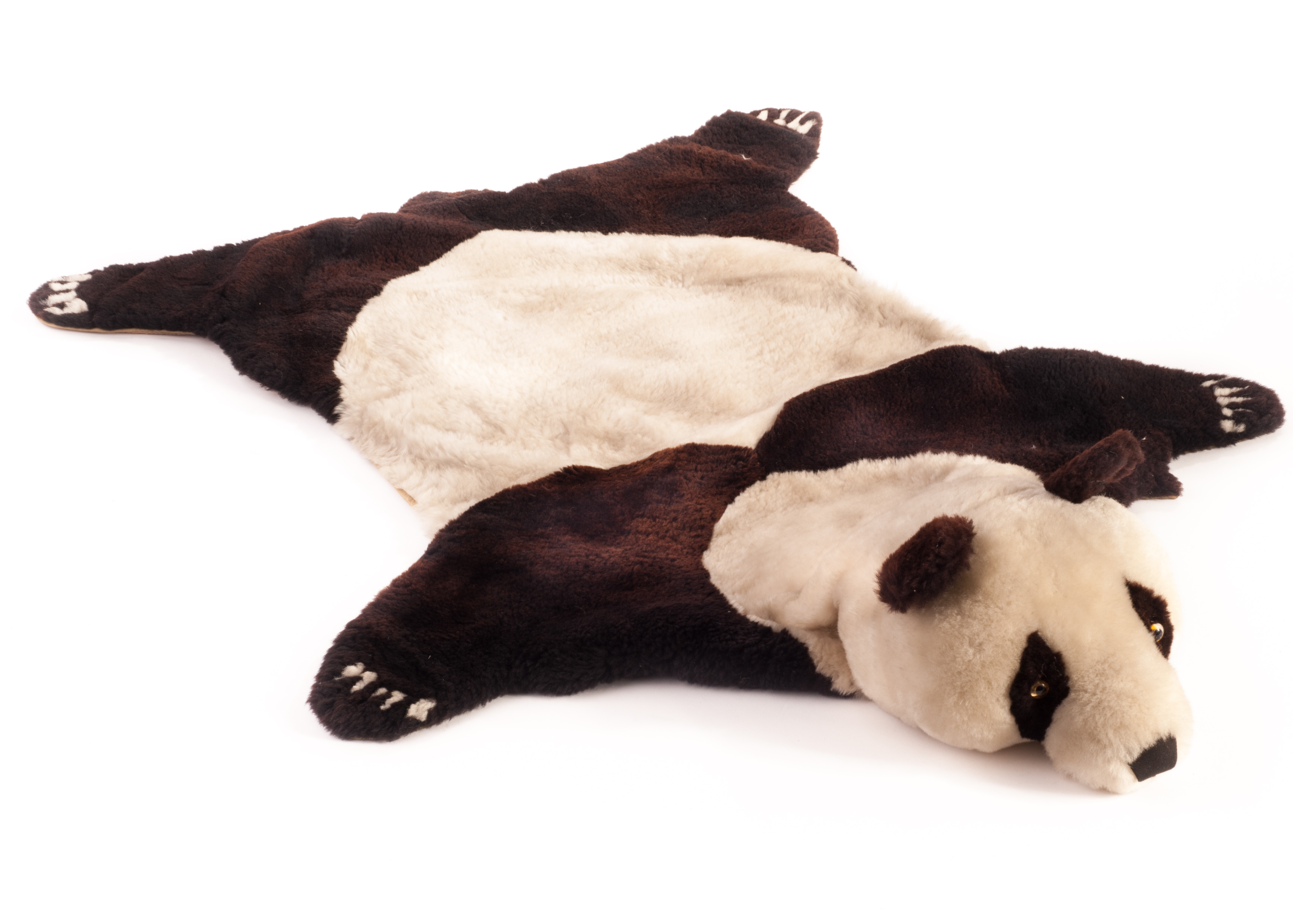 Detail Panda Skin Rug Nomer 19