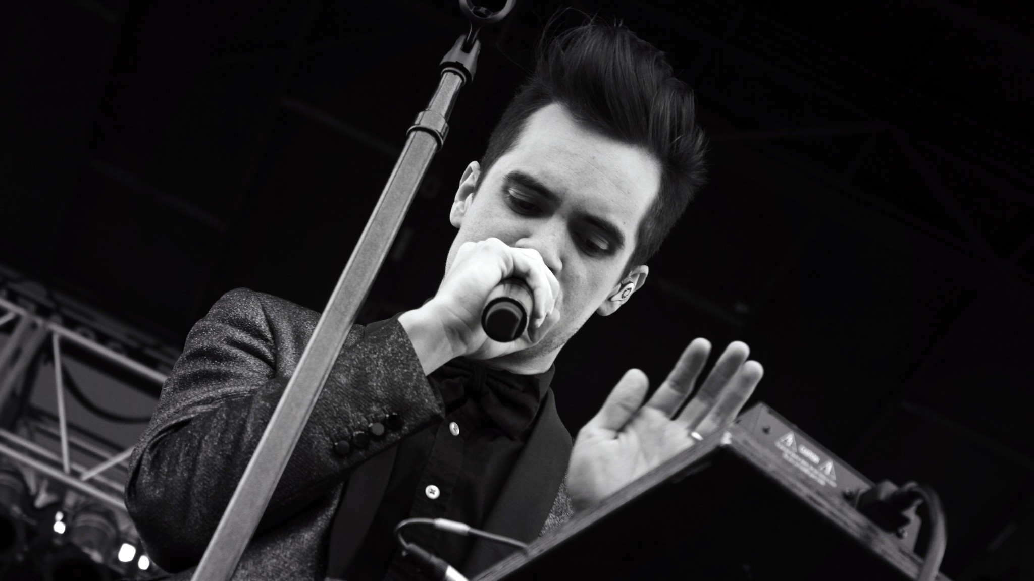 Detail Panic At The Disco Wallpaper Nomer 22