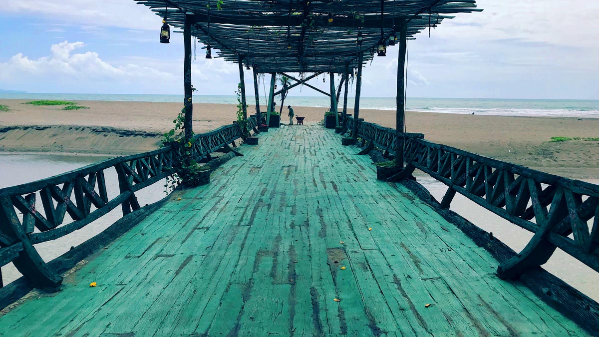 Detail Pantai Kayu Putih Nomer 2
