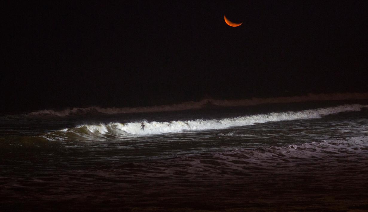 Detail Pantai Malam Hari Nomer 3