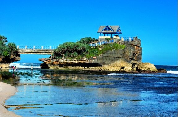 Detail Pantai Tanah Lot Bali Nomer 40