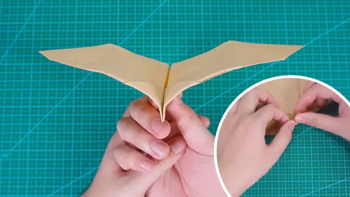 Detail Paper Airplane With Flapping Wings Nomer 35