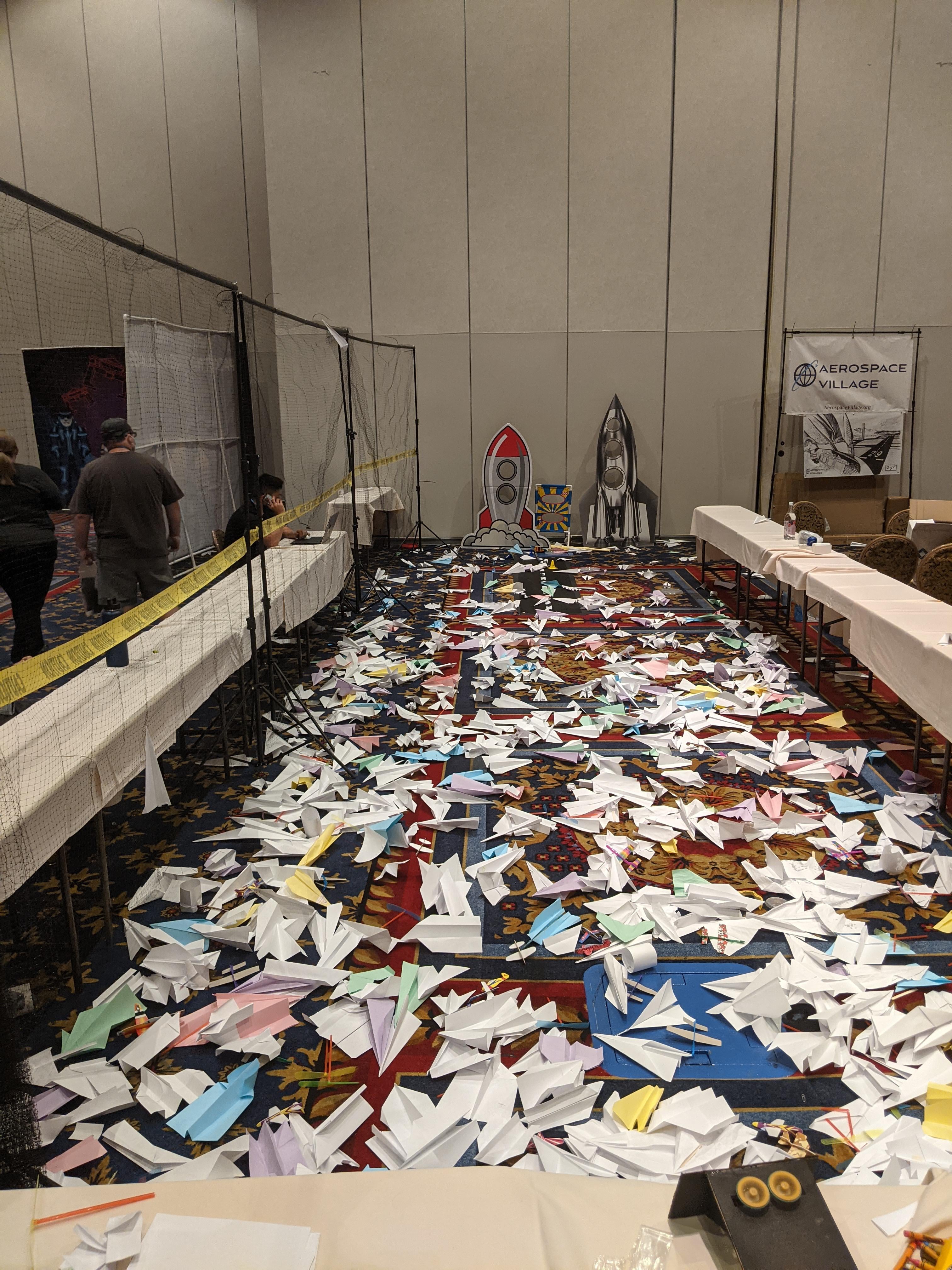 Detail Paper Airplane With Flapping Wings Nomer 53