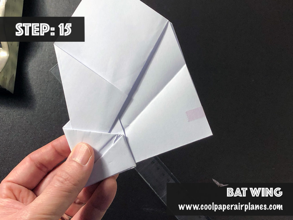 Detail Paper Airplane With Flapping Wings Nomer 55