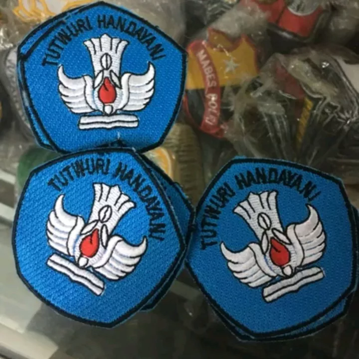 Detail Logo Tutwuri Nomer 41