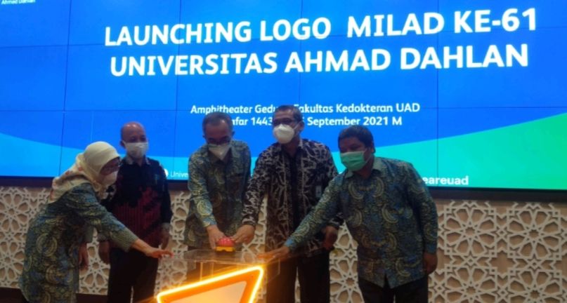 Detail Logo Universitas Ahmad Dahlan Nomer 25