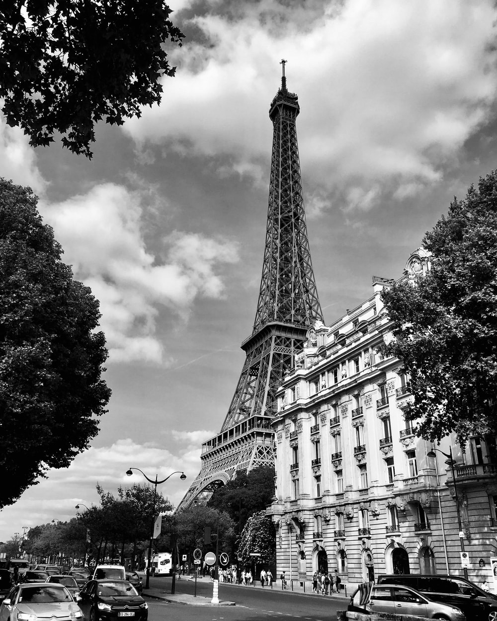 Paris Black And White - KibrisPDR