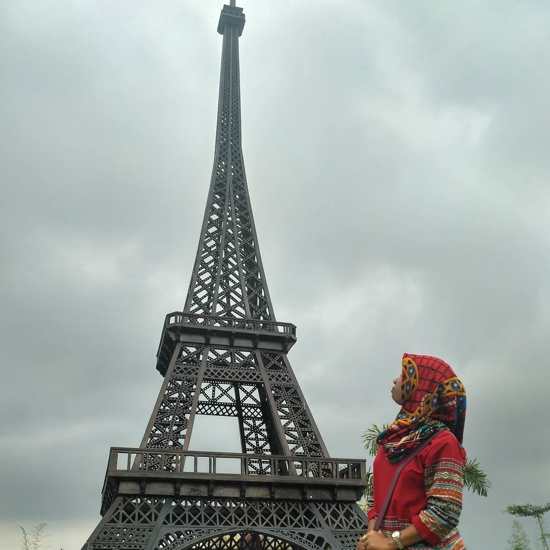 Detail Paris Menara Eiffel Nomer 20