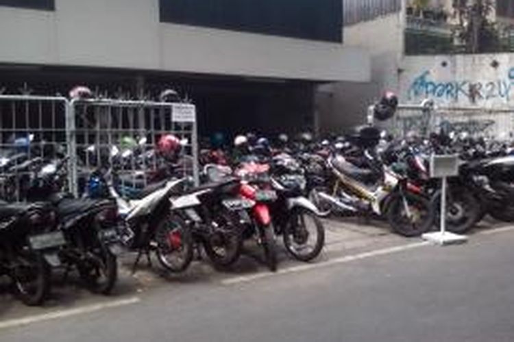 Detail Parkir Khusus Karyawan Nomer 24