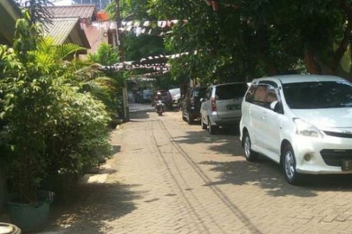 Detail Parkir Mobil Depan Rumah Nomer 5