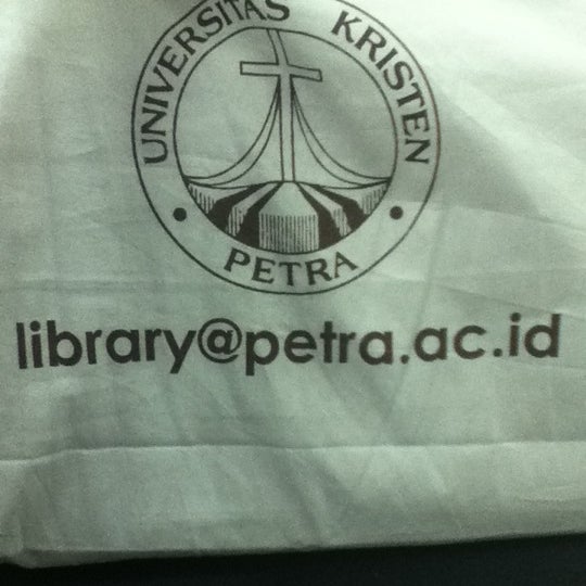 Detail Logo Universitas Petra Nomer 29