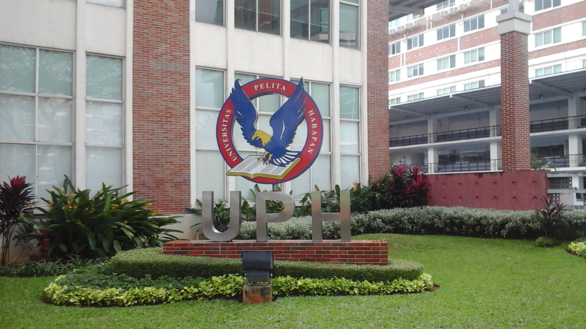 Detail Logo Uph Medan Nomer 10